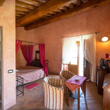 Tuscan Relais Il Serraglio בית חווה *